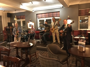 Southend West MP joins in with local Jazz event 